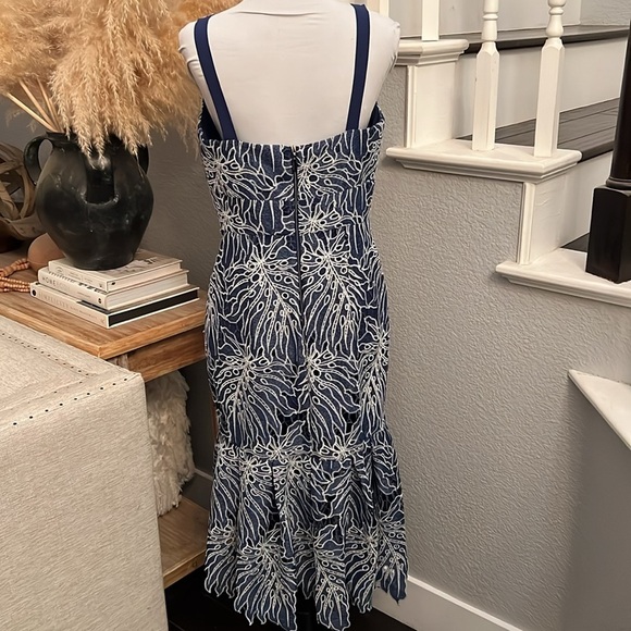 Antonio Melani Elegance Lace Blue White Midi Dress Size 6 - Picture 6 of 9